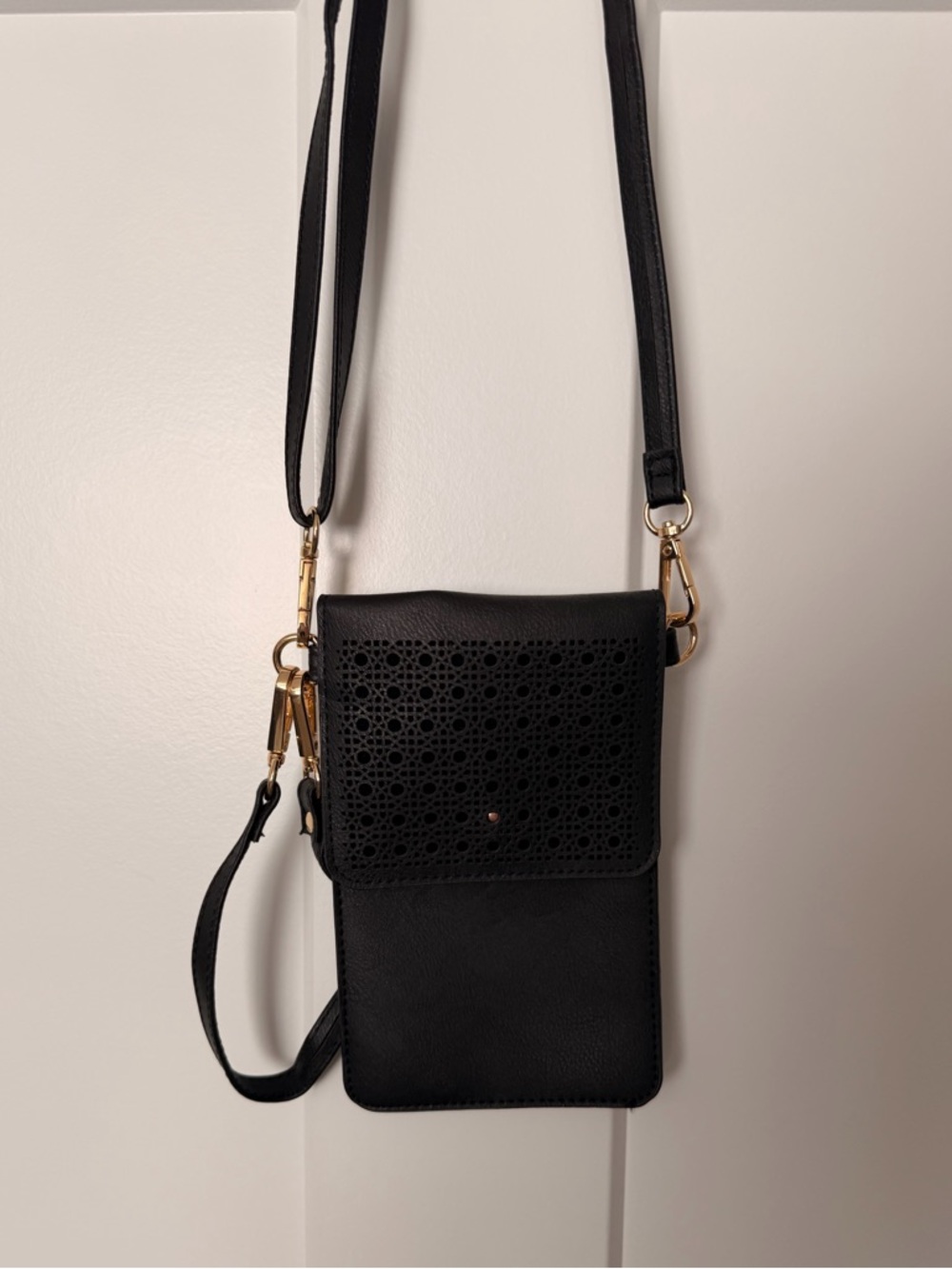 Black Crossbody Phone Purse